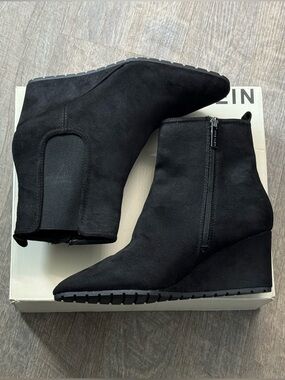 NWOT Anne Klein Valore Black Suede Pointed Wedge Ankle Boots Size 9.5